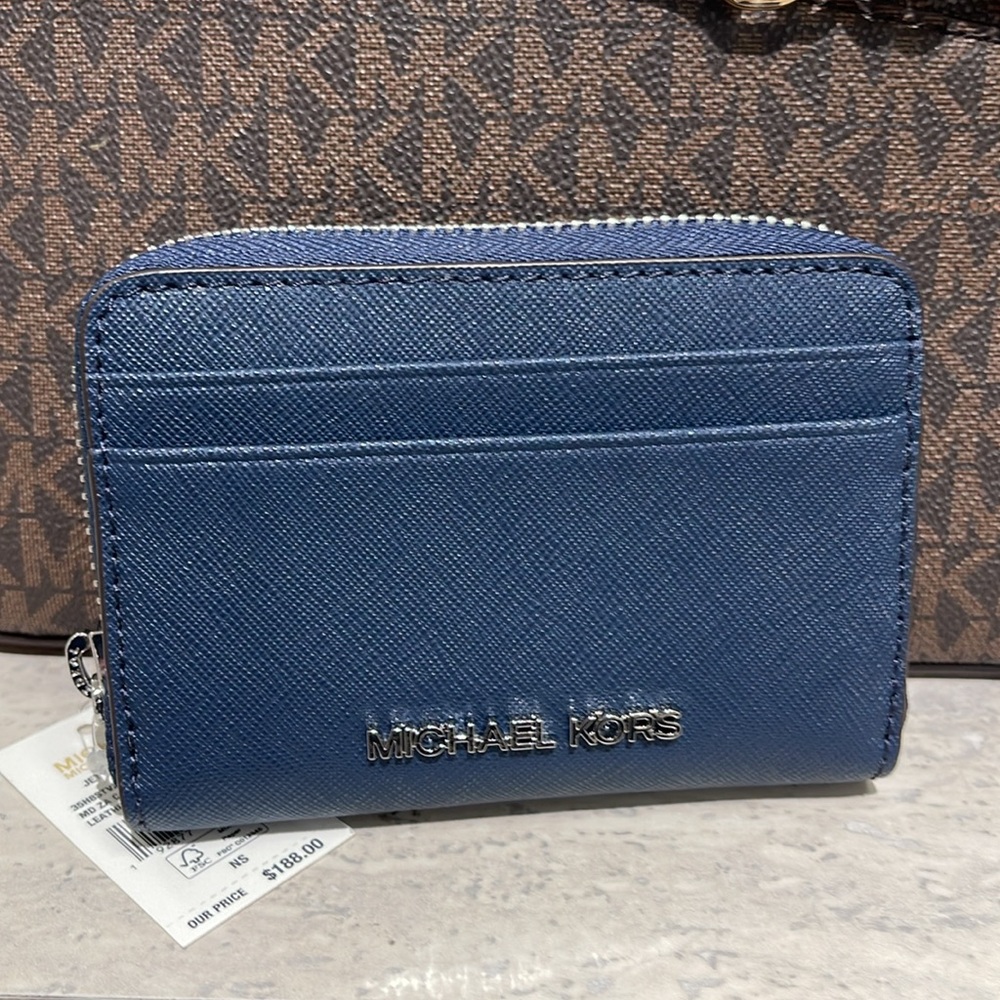 Michael Kors Navy Card Holder - Picture 16 of 16